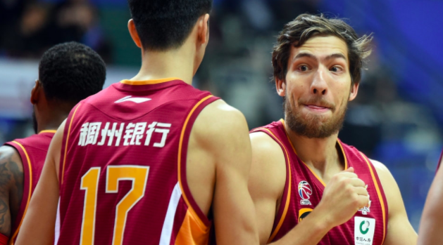 惠龙儿:普通话大有进步,CBA比香港更讲战术