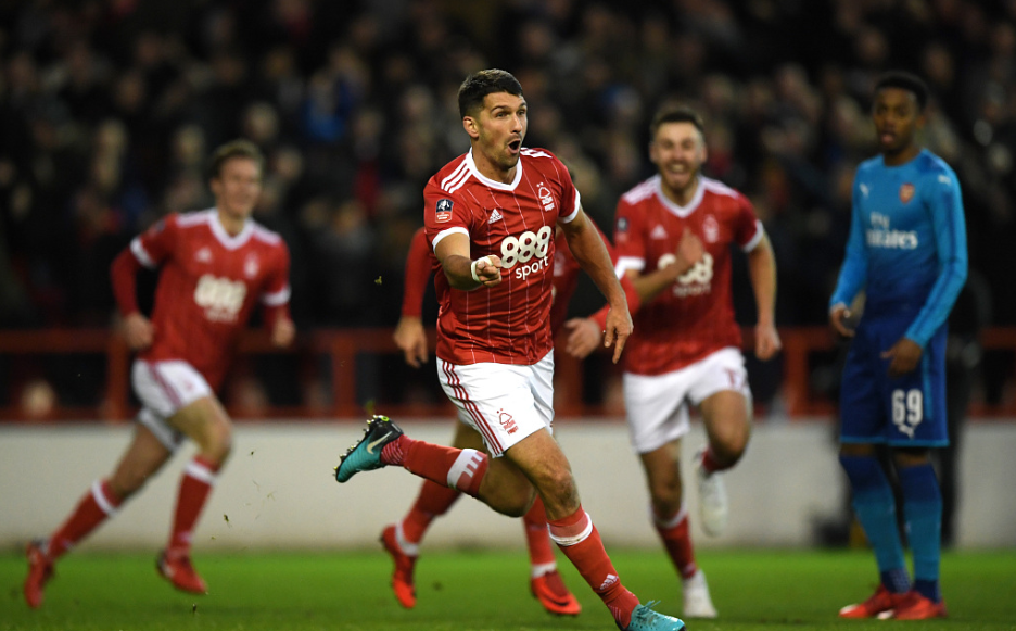 GIF：精彩世界波，利查伊凌空抽射梅开二度