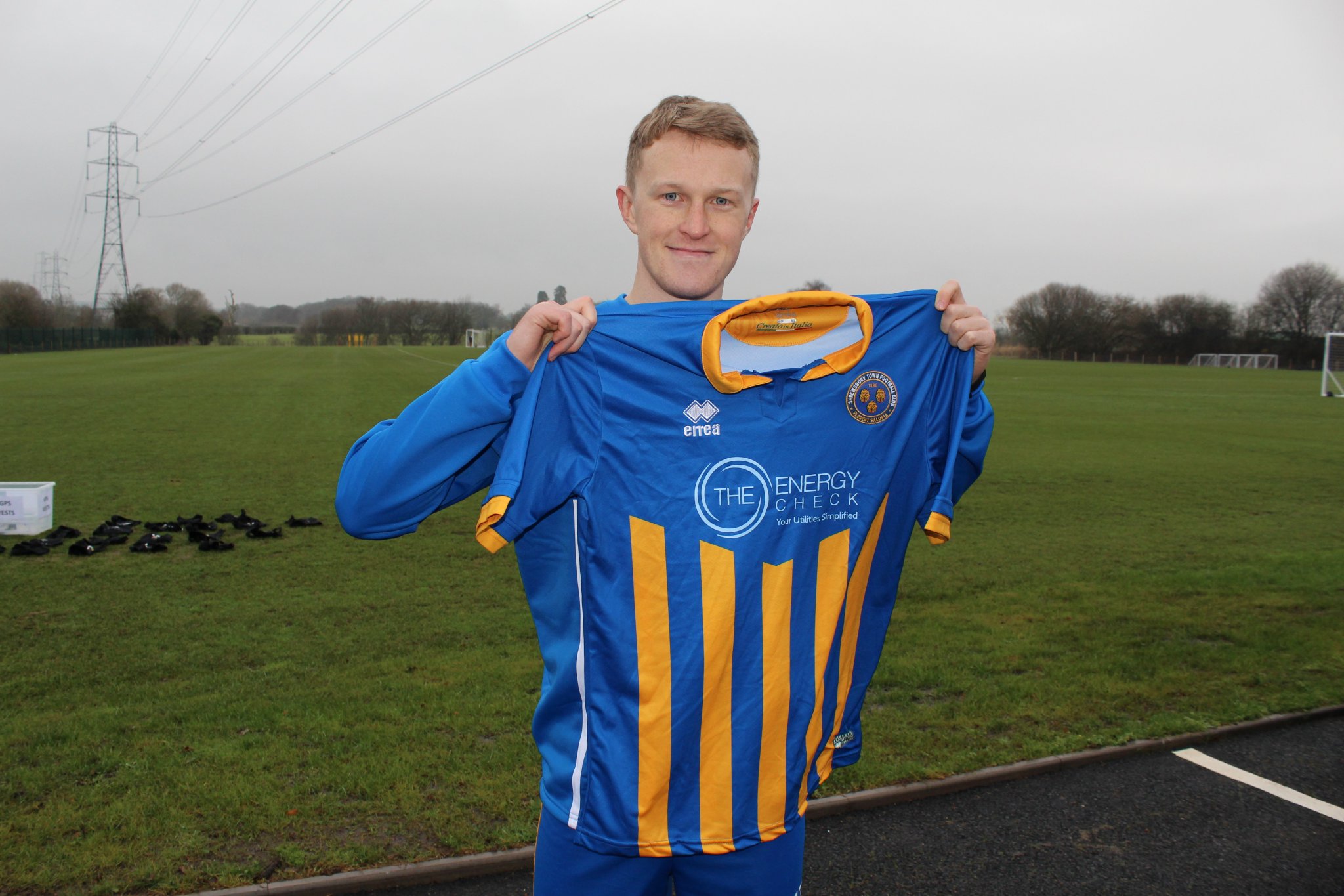 官方：伯恩利后卫亨德里转会加盟英甲俱乐部什鲁斯伯里