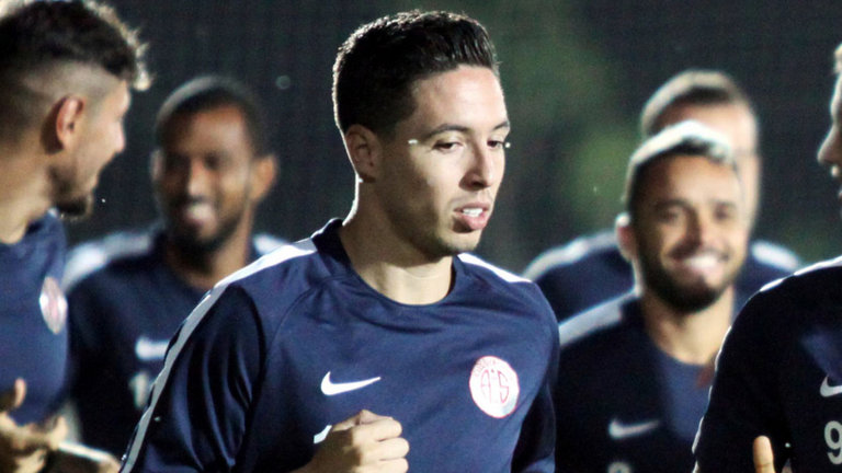 安塔利亚两球星遭遇迥异：纳斯里将离开；埃托奥或续约