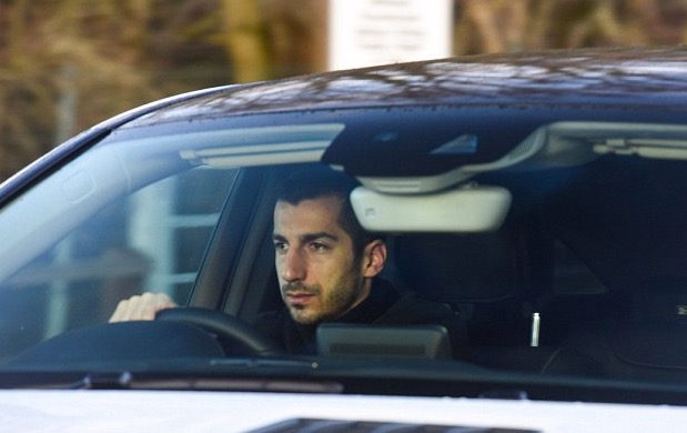 邮报：姆希塔良挥泪告别<a href=https://www.310bf.com/tags-%E6%9B%BC%E8%81%94-0.html target=_blank class=infotextkey>曼联</a>队友及工作人员