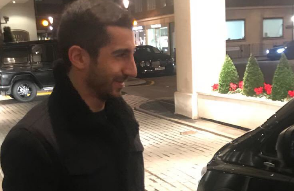 天空体育：姆希塔良和拉伊奥拉已经抵达伦敦