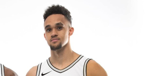 马刺从发展联盟召回德里克-怀特