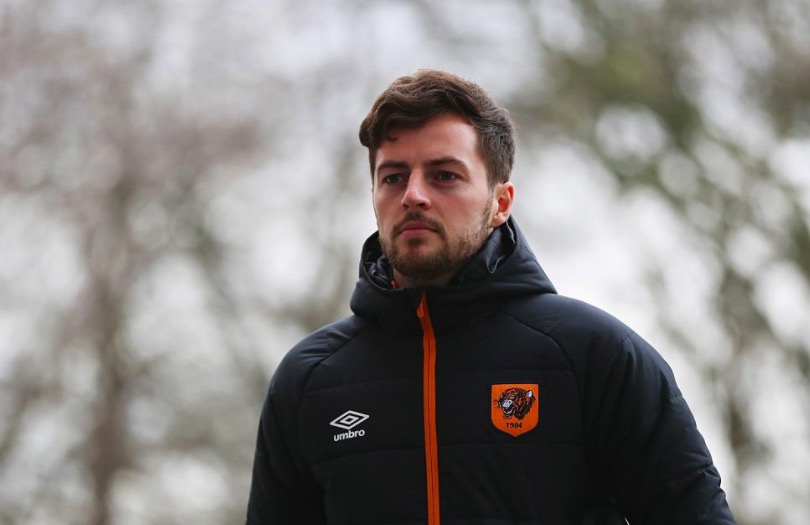 官方：26岁胡尔城中场梅森因头部创伤退役