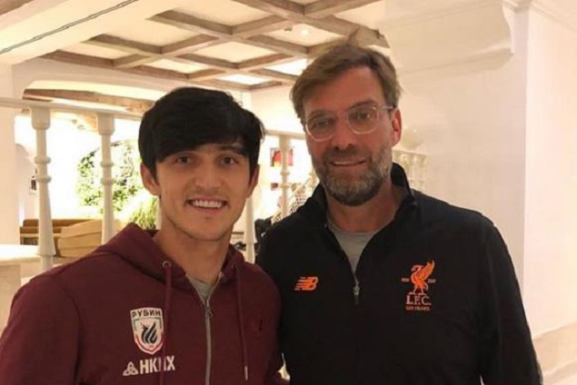 红军昔日猎物网上晒与克洛普合影