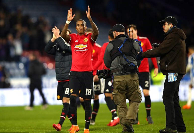 扬：我们的防守纪录是美妙的，所有人都有权表达自己的观点