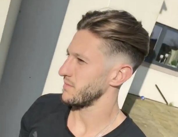 拉拉纳换发型了！回归昔日发型只留头顶长发