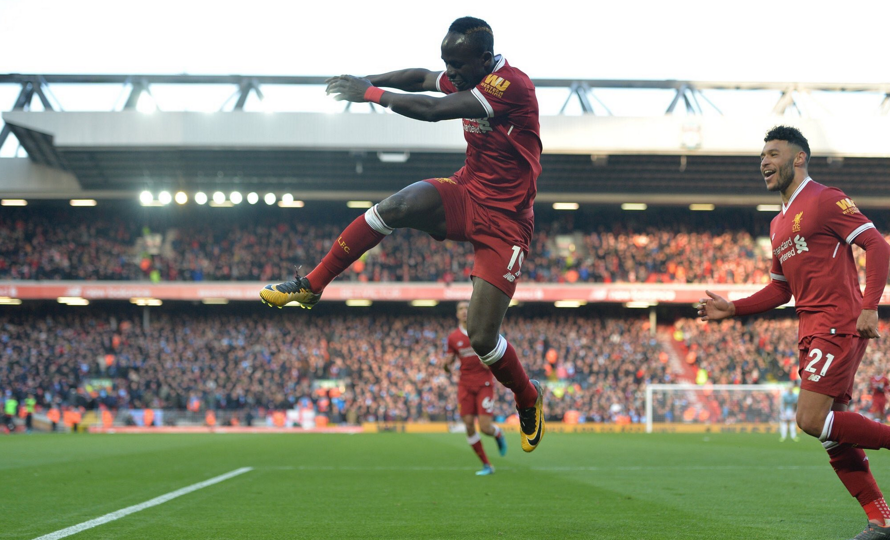 马内：前场三人组非常幸运，我们创造了很多机会