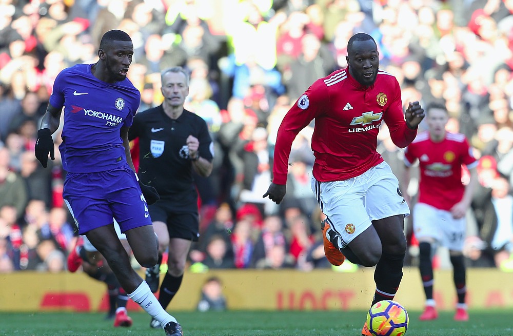 GIF：坦克推进！卢卡库长驱直入传给三秒后的自己