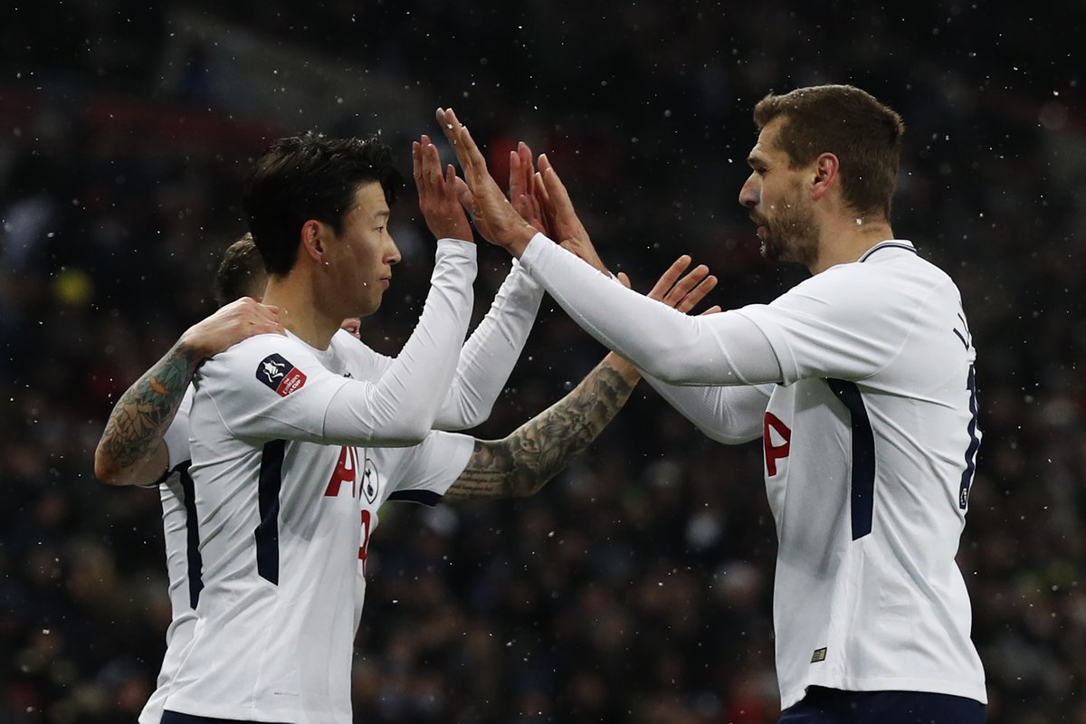 GIF：拉梅拉助攻孙兴慜破门，热刺取得领先