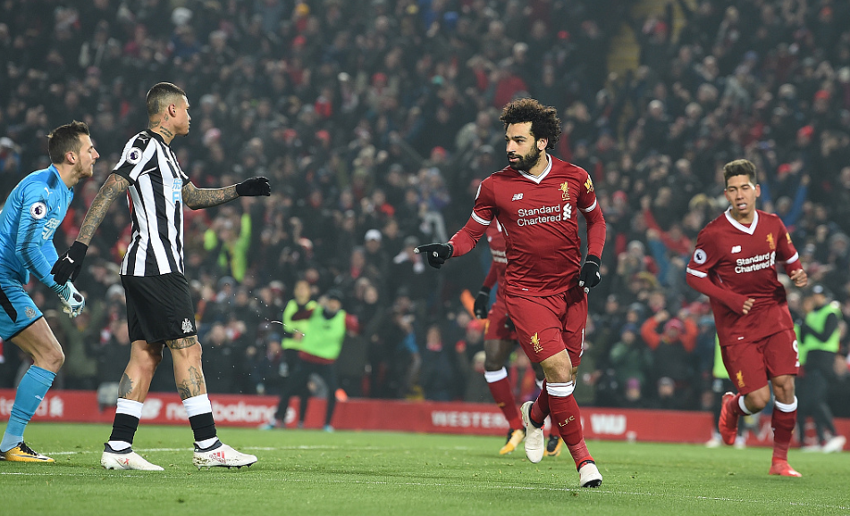 GIF：张伯伦助攻，萨拉赫低射打破僵局