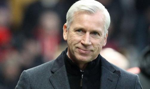 邮报：西布朗评估后决定暂时不解雇帕杜