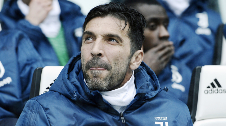 布冯和囧叔出钱租用私人飞机参加阿斯托里的葬礼