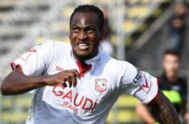 意媒：利兹联有意购买卡尔皮前锋姆巴科古