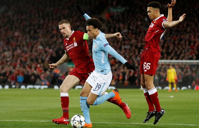 半场：萨拉赫传射张伯伦世界波，利物浦3-0曼城