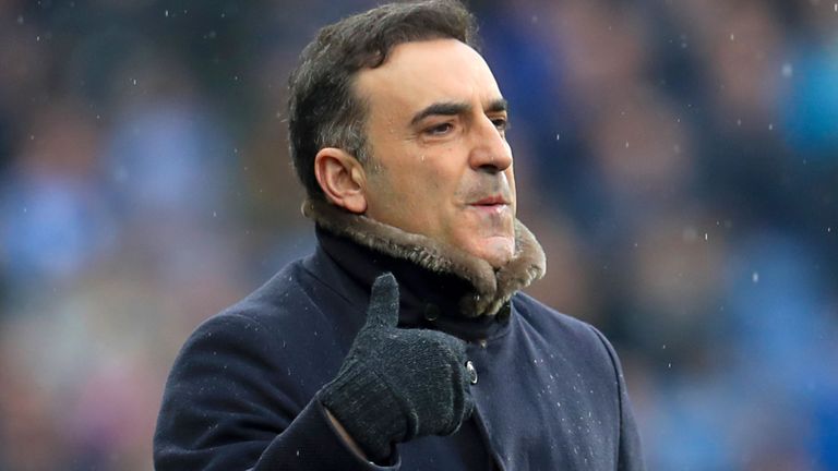 天空体育：斯旺西正在和主帅卡瓦哈尔商谈续约