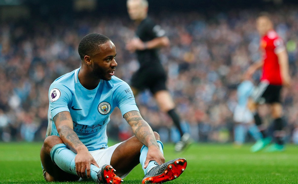 GIF：不可思议！斯特林连续两次门前把球打飞