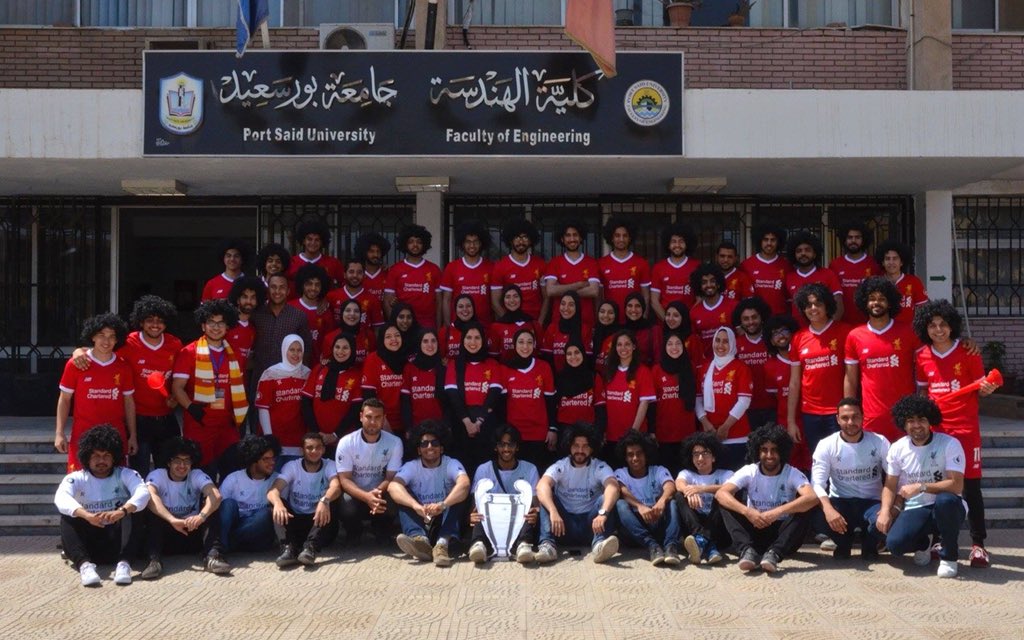 全民偶像！埃及大学生毕业典礼全部穿着萨拉赫球衣