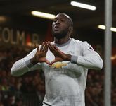 与拉伊奥拉结束合作？卢卡库同Jay-Z名下公司签约