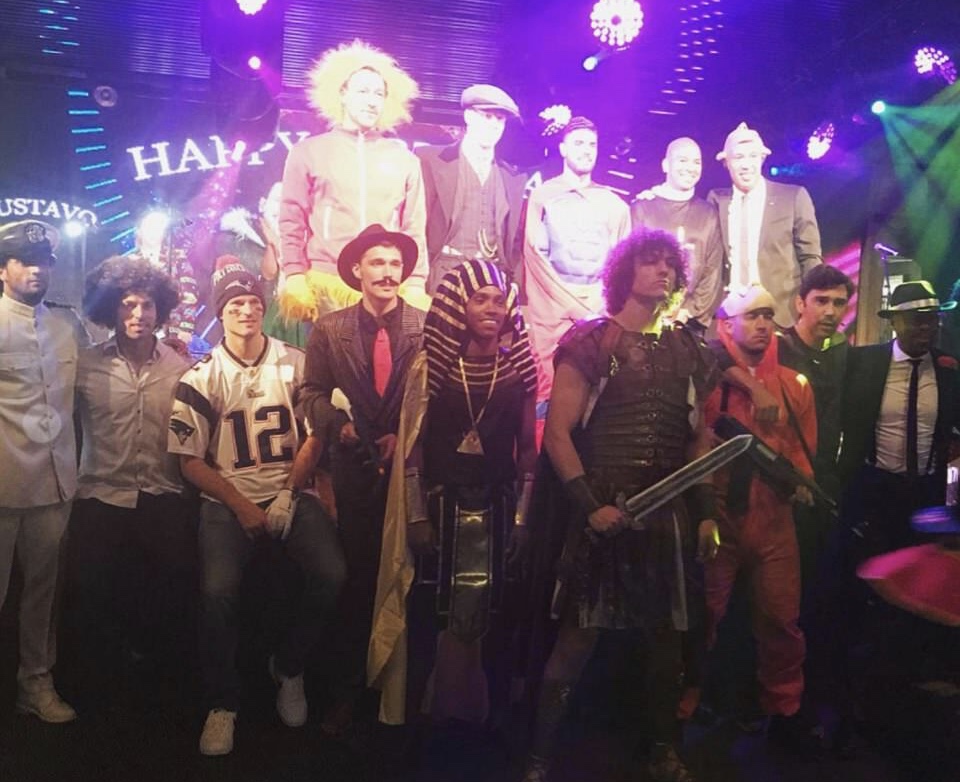 <a href=https://www.310bf.com/tags-%E5%88%87%E5%B0%94%E8%A5%BF-0.html target=_blank class=infotextkey>切尔西</a>众将搞怪变装出席大卫-路易斯31岁生日聚会