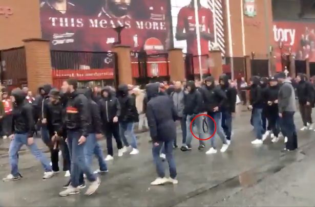 亨德森慰问重伤红军球迷：所有球员的关心与你同在