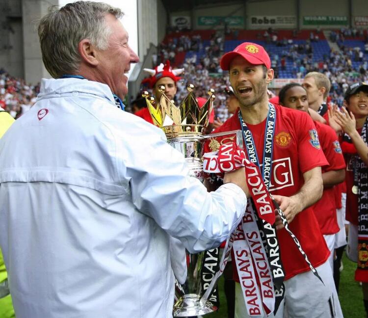 吉格斯祝福弗格森：恩师早日康复！