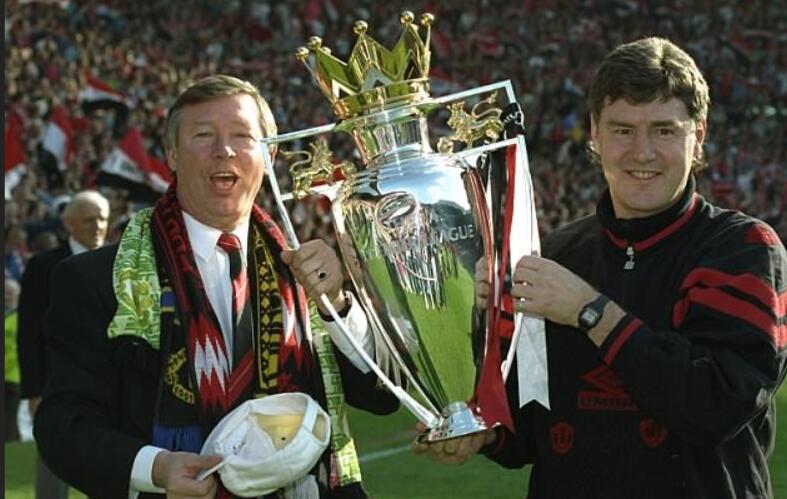 前<a href=https://www.310bf.com/tags-%E6%9B%BC%E8%81%94-0.html target=_blank class=infotextkey>曼联</a>助教祝福弗格森爵士：所有人都祈祷你康复，愿上帝保佑