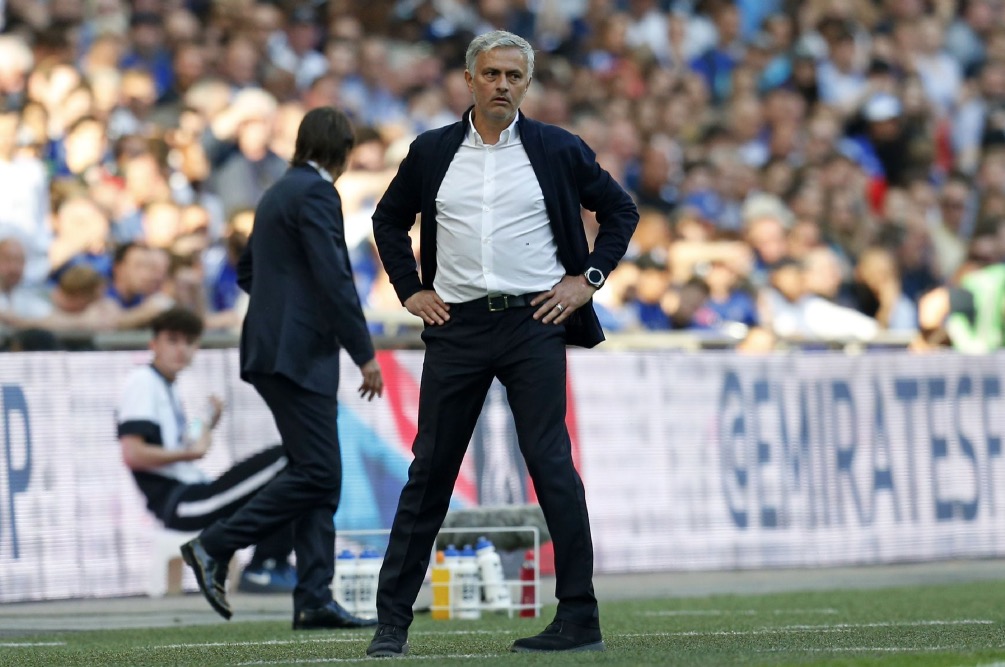 穆里尼奥教练生涯首次执教一支球队第二个赛季四大皆空