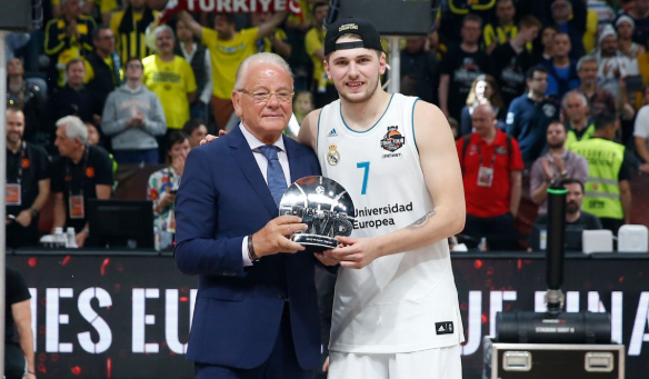皇马夺得欧洲篮球联赛冠军,东契奇成史上最年