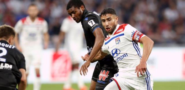 队报：利物浦将在本周与里昂谈费基尔转会