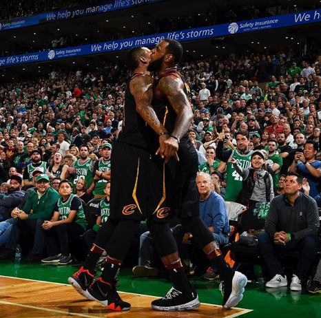 JR-史密斯晒照庆祝球队连续第4次杀入总决赛