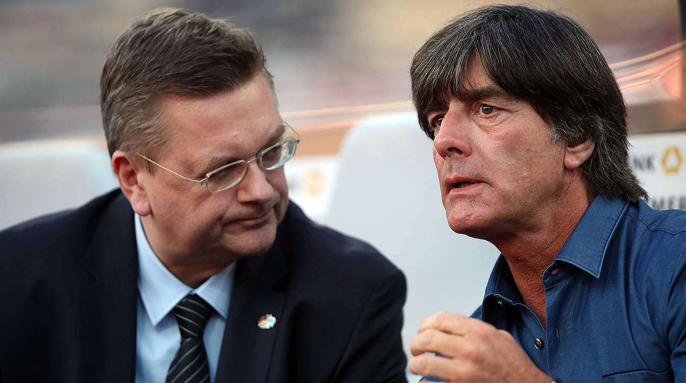 官方:勒夫将继续担任德国国家队主教练