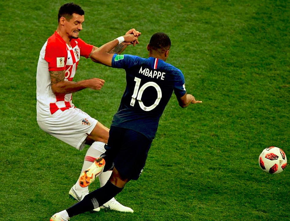 洛夫伦：法国没在踢足球，这届他们每场都这么踢