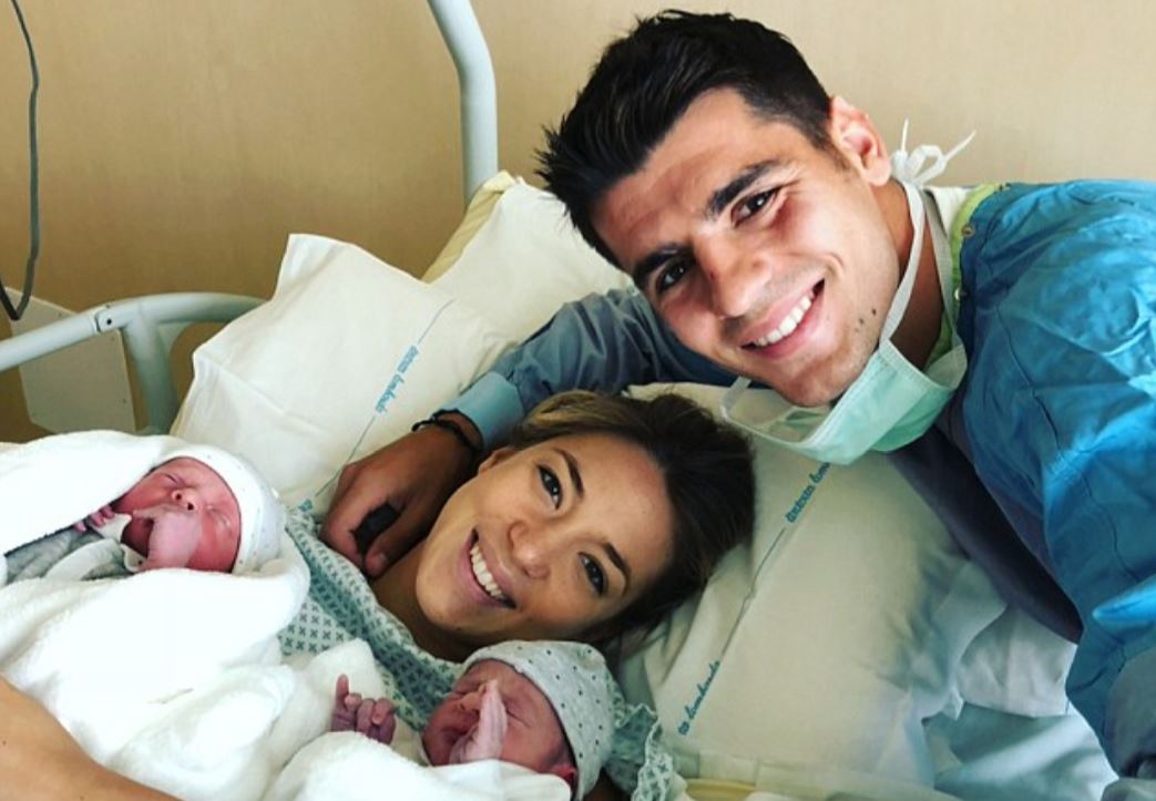 双胞胎儿子出生，莫拉塔晒照发文感谢妻子