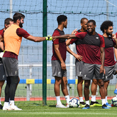 斯特罗曼调侃维纳尔杜姆：抢了欧冠决赛席位，又来抢门将？