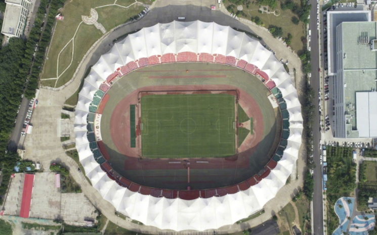 河南建业官方:航海体育场内场草坪改造工程完