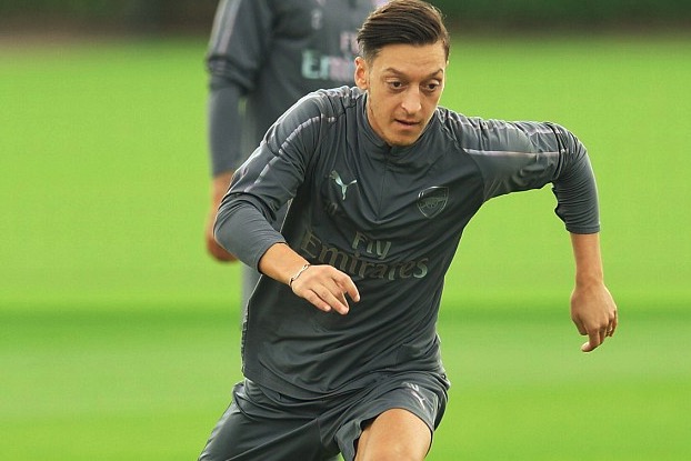 埃梅里：防守时每个人都要参与；厄齐尔每场都要对队友高要求