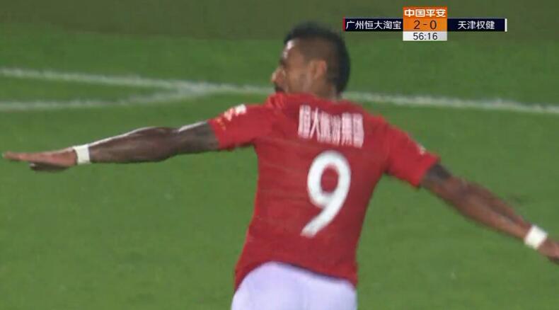 GIF:梅开二度!保利尼奥破门,恒大3-0权健