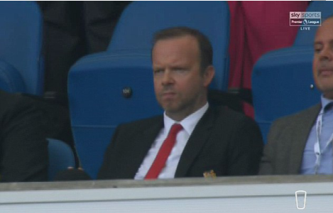 内维尔：不想看到伍德沃德流露出挫败感，他应该给穆帅买中卫