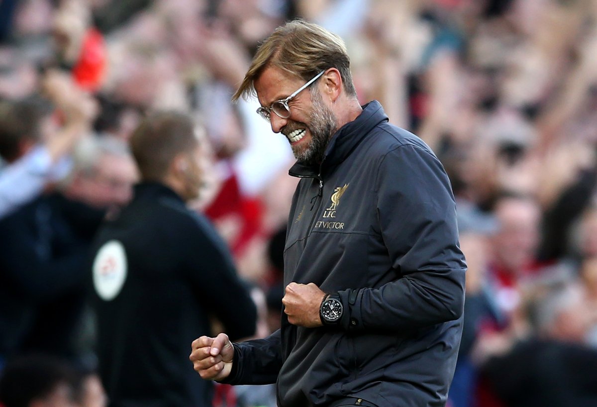 GIF：错失良机！阿诺德任意球击中横梁