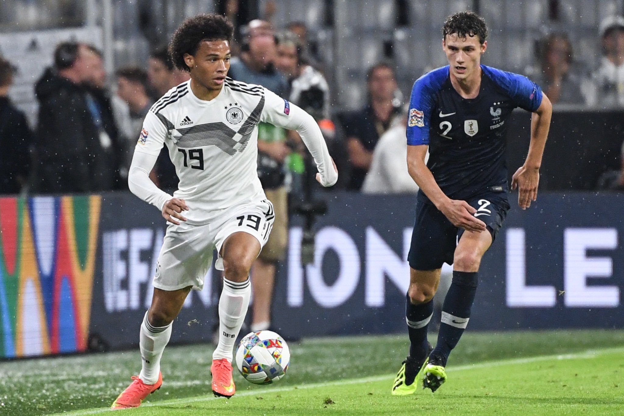 萨内宣布女儿降生：感谢大家关心，母女平安