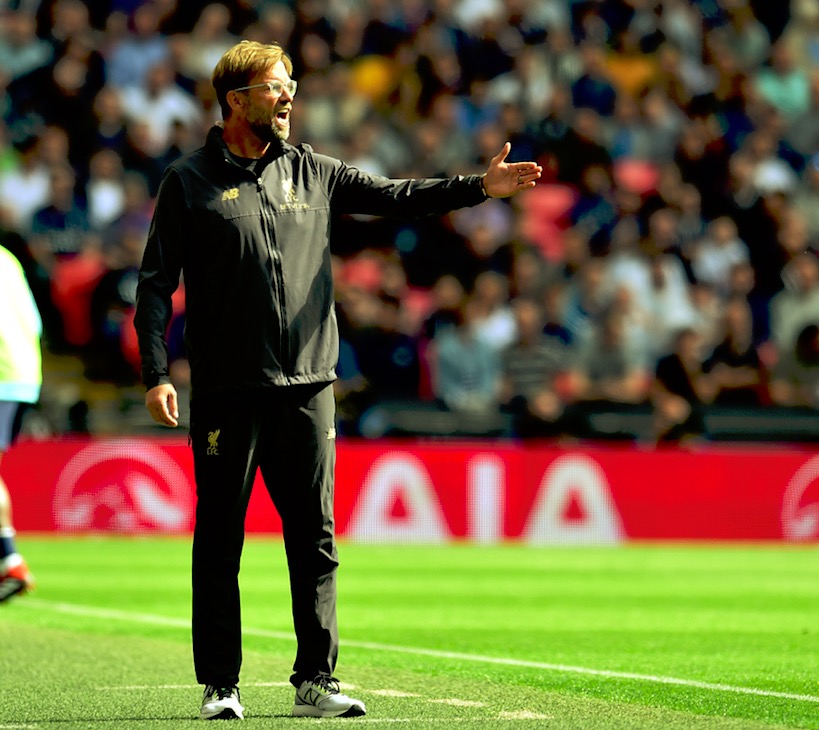 GIF：凯塔射门被扑，利物浦浪费三打二良机