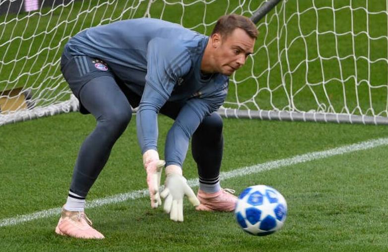 诺伊尔回应厄齐尔经纪人批评：这人是谁？