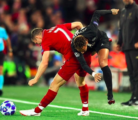 皮一下，米尔纳调侃与<a href=https://www.310bf.com/tags-%E5%86%85%E9%A9%AC%E5%B0%94-0.html target=_blank class=infotextkey>内马尔</a>拼抢为背人比赛