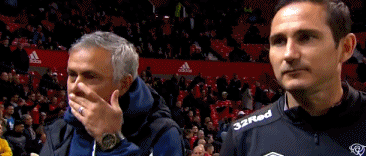 GIF：每一次相遇都是久别重逢！穆帅兰帅场边交谈