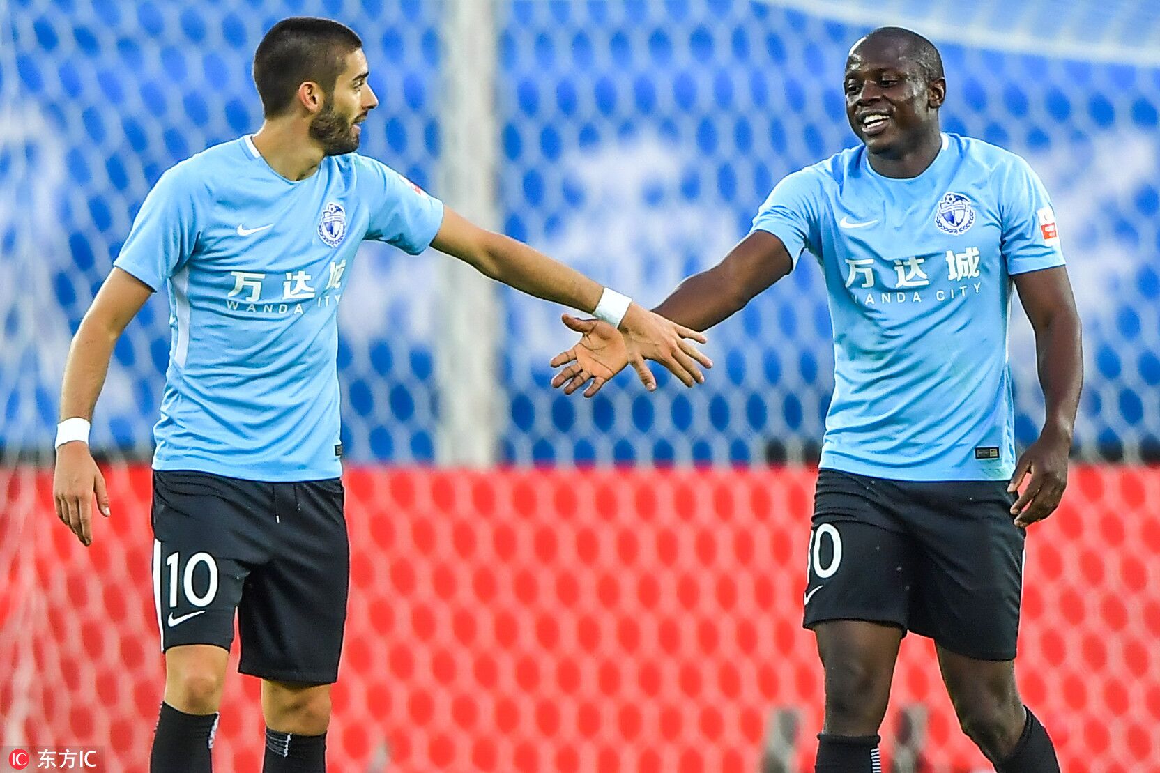 联赛主场豪取6连胜!大连一方积分榜并列第7