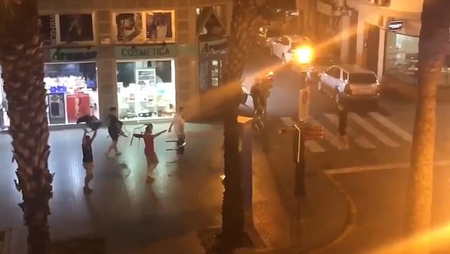 英足总谴责英格兰球迷与塞维利亚警方发生冲突