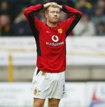 镜报：曼联球员不满名宿言论，相互传看名宿失误集锦