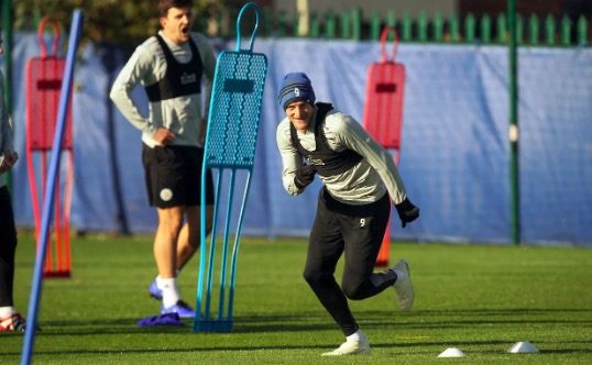 瓦尔迪因胃病本周大部分时间没训练，本轮将被弃用