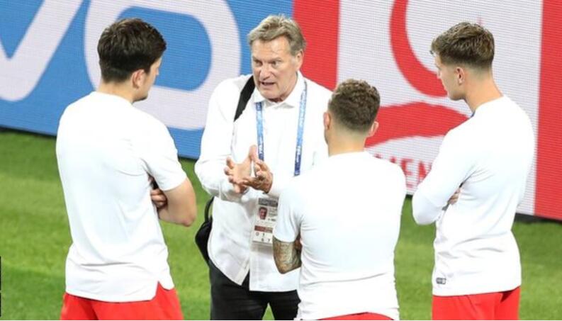 前英格兰主教练霍德尔因病入院，目前恢复良好